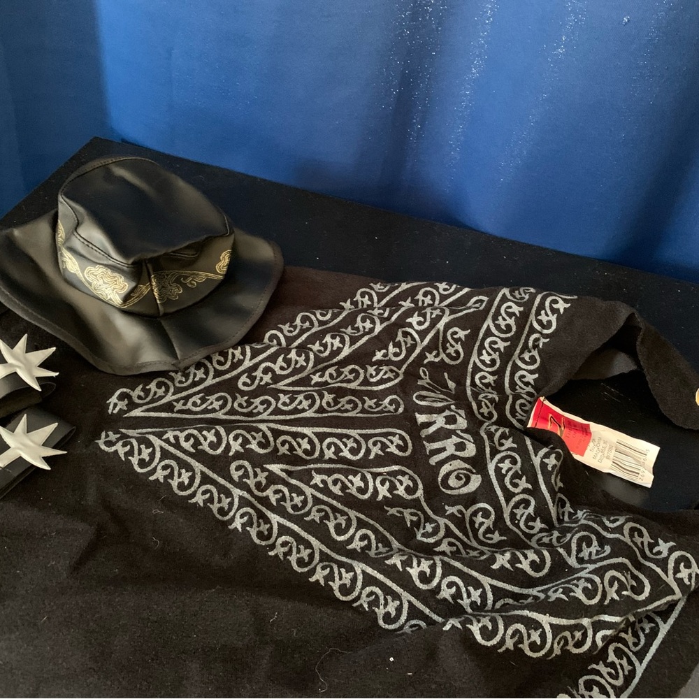 NWOT Dog Zorro Costume Size L